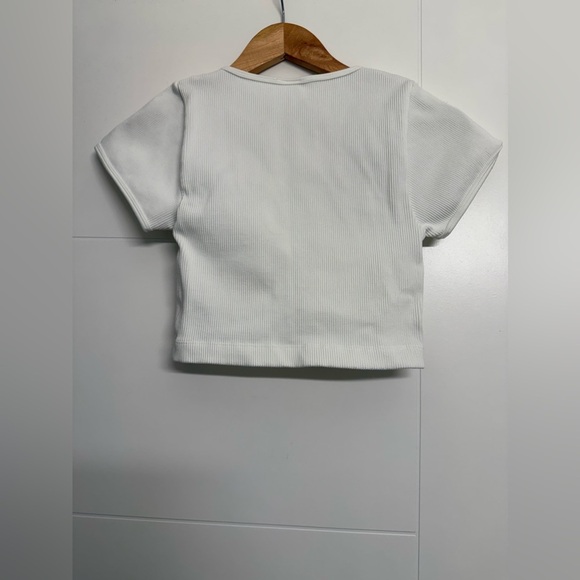 🛍️$5 SALE - Gilly Hicks by Abercrombie White Ribbed Crop Top, size large. - Picture 4 of 6